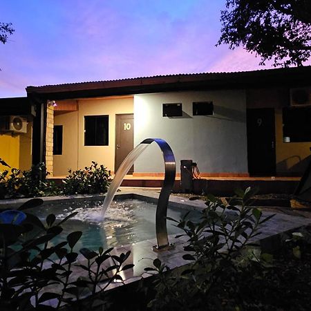 Casa Alamanda - Posada Urbana Ciudad del Este Exterior foto